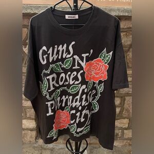 (NWT) Daydreamer Guns N Roses Paradise City Graphic Tee Band Shirt